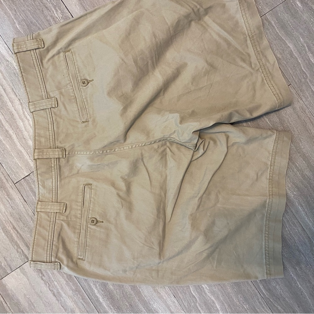 St. John's Bay Comfort Stretch Khaki Flat Front Casual Shorts Men 38 - Picture 4 of 4